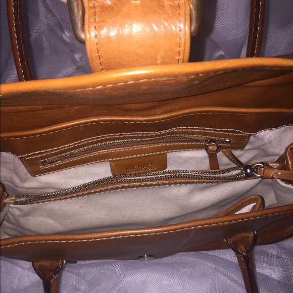 Micheal Kors bag - Picture 3 of 3